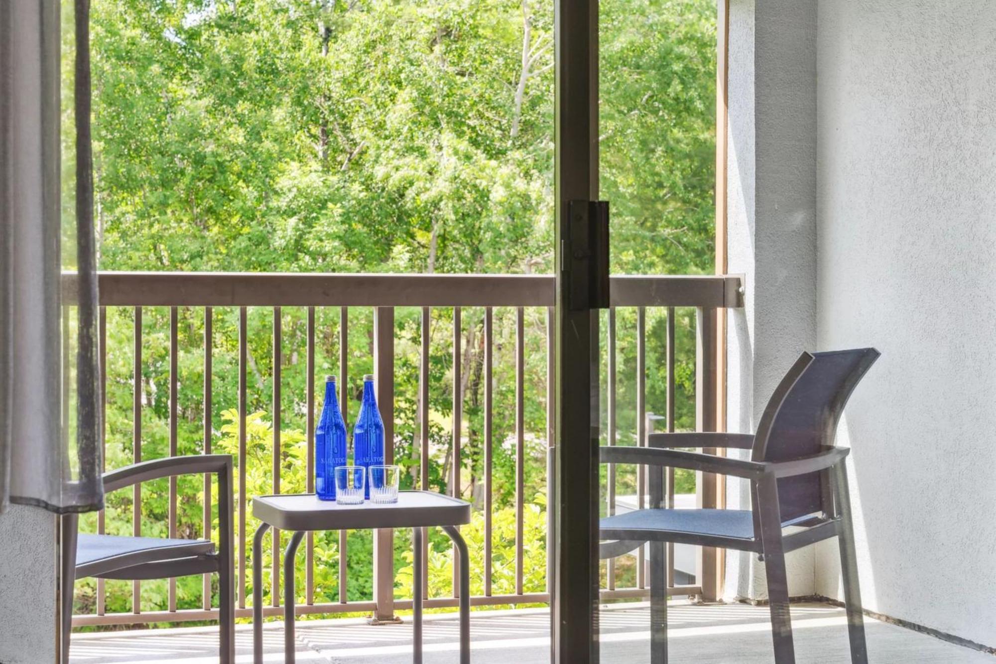 Courtyard Burlington Williston Hotel Exterior foto